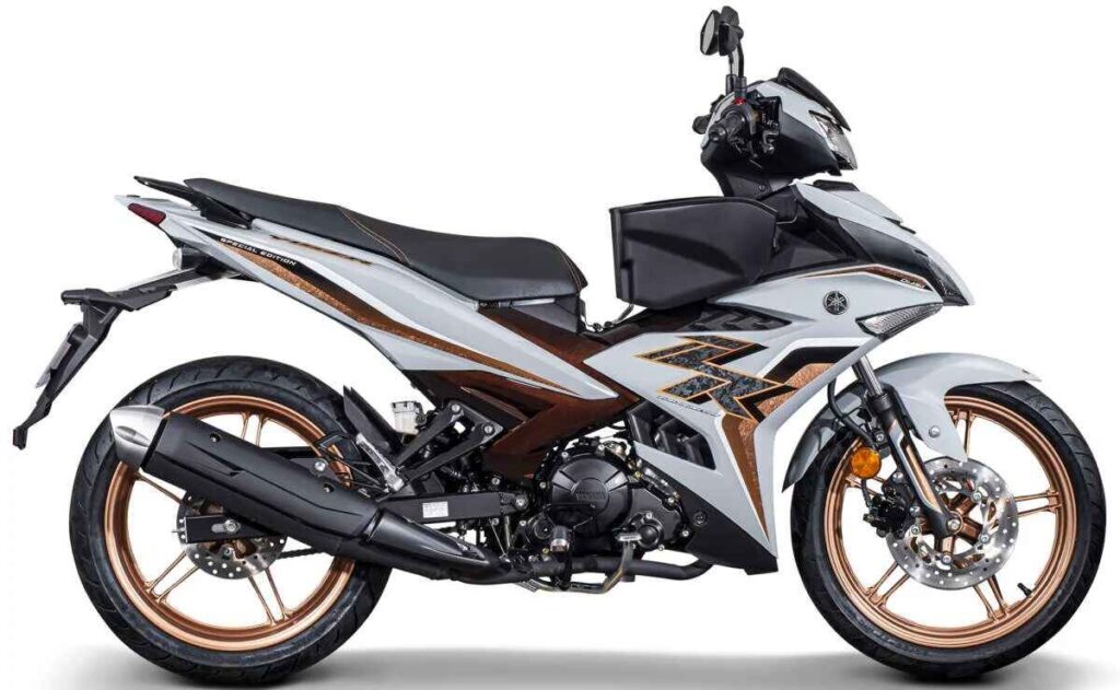 Yamaha Y15ZR SE Sport Moped Gold Wheels